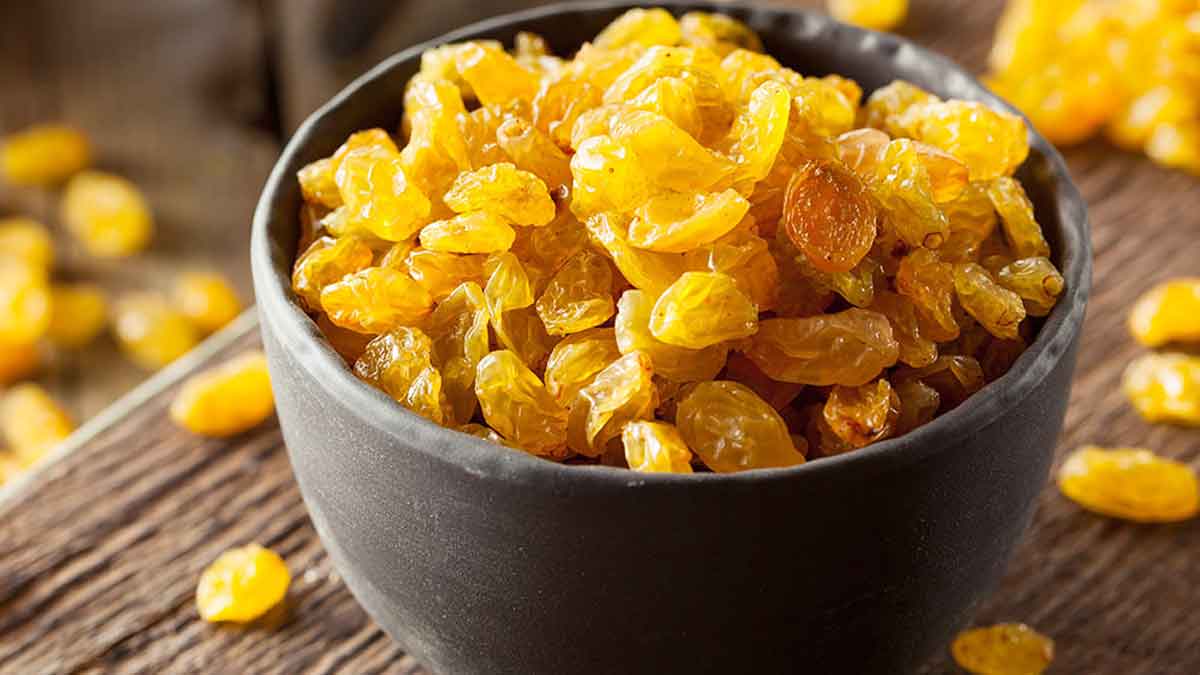 take dry grapes daily at this time for these benefits 