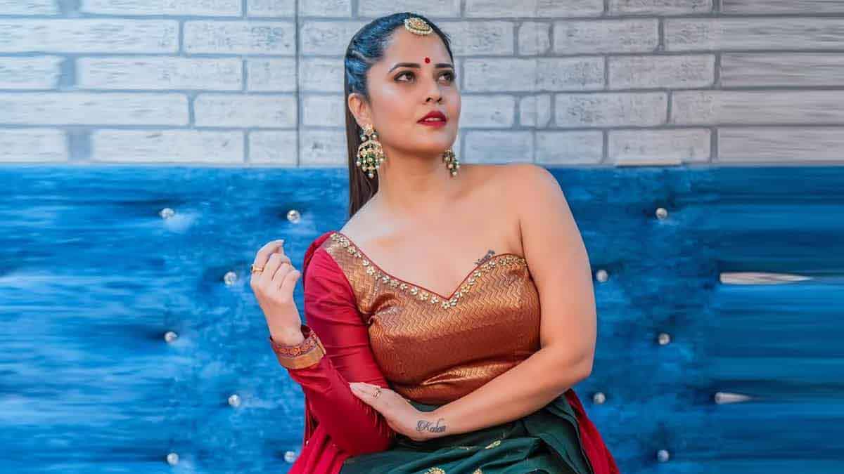 Anasuya again trolled by netizen she has given strong reply 