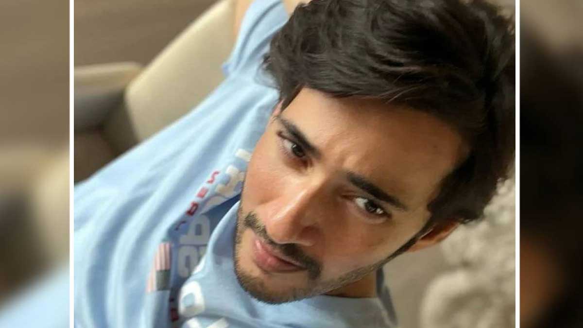Mahesh Babu : ఐఫోన్ 14లో సెల్ఫీ దిగిన మహేష్.. ట్రెండింగ్లో స్టిల్స్..! Mahesh Babu shot his selfie on iphone 14 and its trending