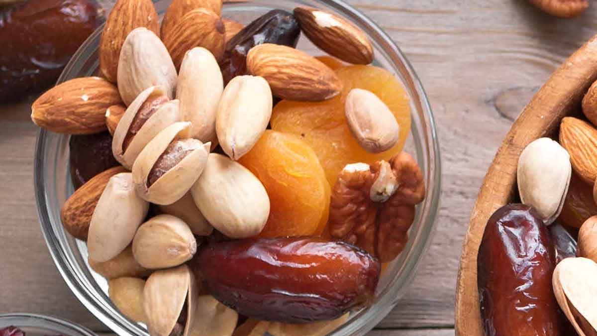 eat these nuts and dry fruits daily on empty stomach 