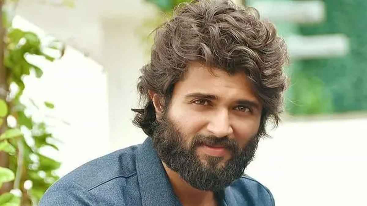 Vijay Devarakonda : లైగర్ దారుణమైన ఫ్లాప్.. విజయ్ దేవరకొండ అనూహ్యమైన నిర్ణయం.. Vijay Devarakonda reportedly given back his remuneration for liger movie