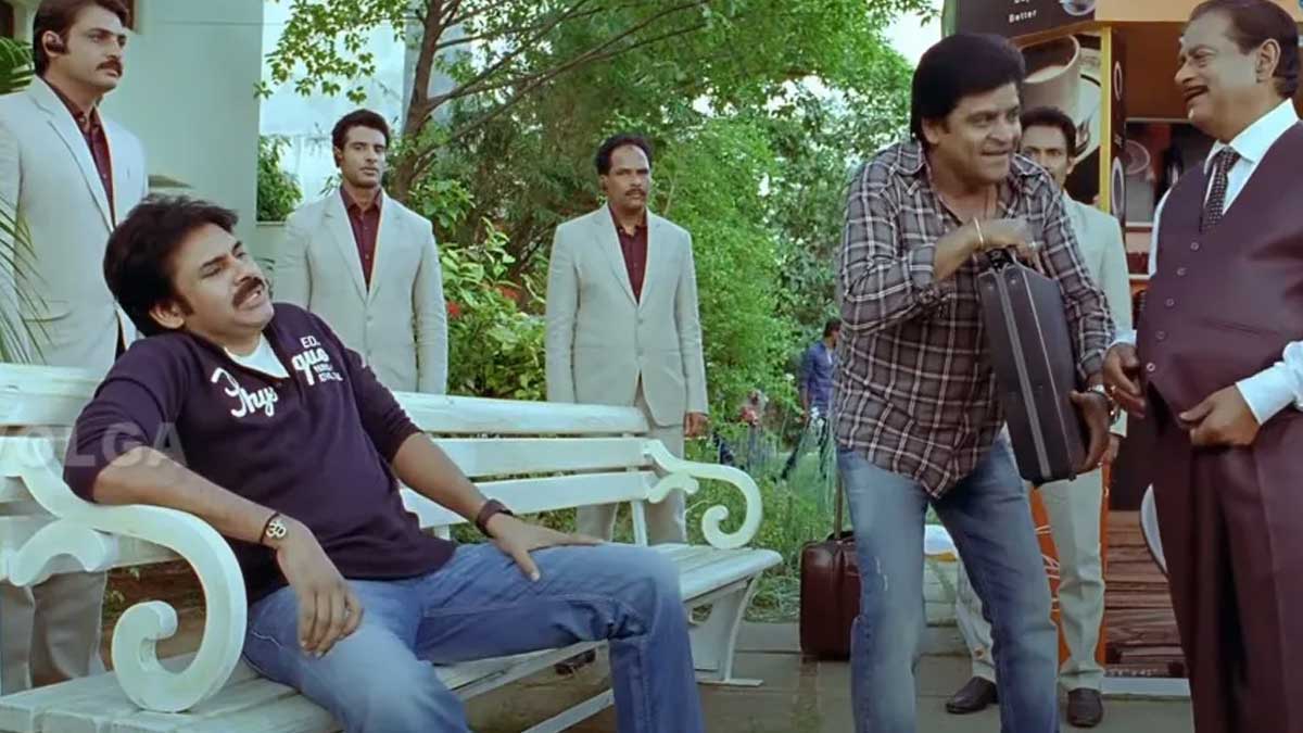have you seen this mistake in attarintiki daredi movie how director missed 