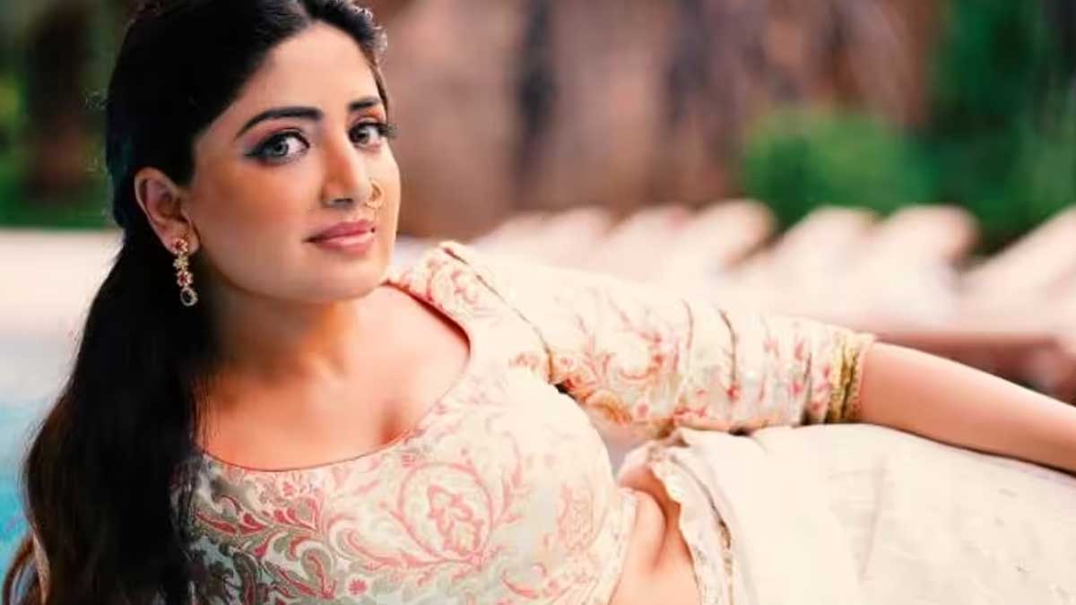 Poonam Kaur : పూనమ్ కౌర్కి పెళ్లైందా.. ఈ ఫోటోనే సాక్ష్యమంటున్నారుగా..? is Poonam Kaur married she shared a photo