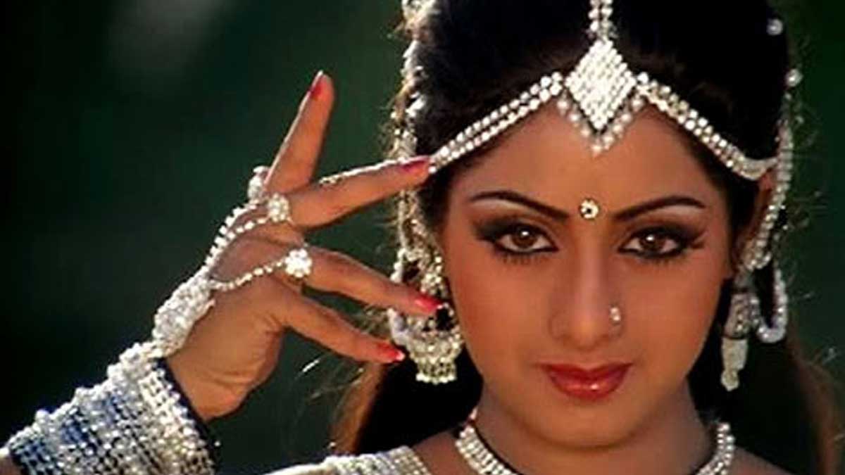Sridevi : శ్రీదేవి కోసం అప్పట్లో ఒక అభిమాని ఎంత ఖర్చు పెట్టాడో తెలిస్తే షాకవుతారు..! do you know one fan spent amount to see Sridevi then
