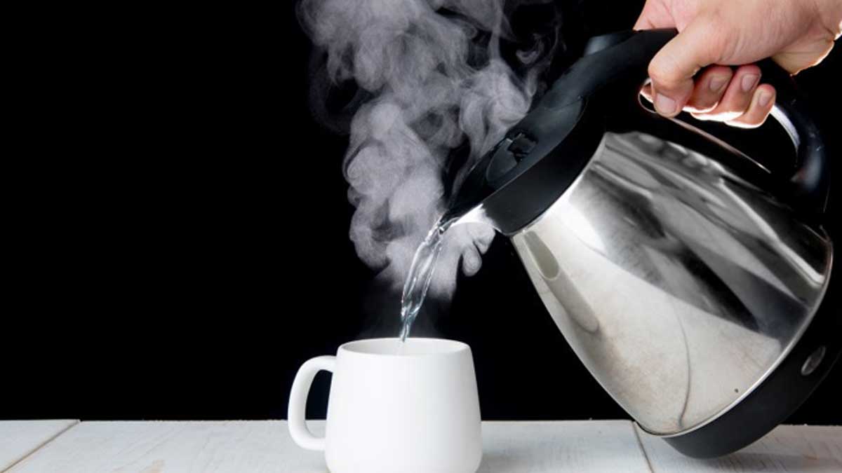 health benefits of drinking warm water on empty stomach 
