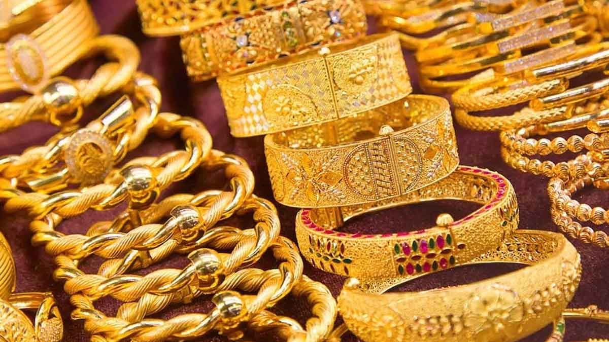 Gold : ఇంట్లో బంగారాన్ని భారీ ఎత్తున నిల్వ చేస్తున్నారా.. అయితే జాగ్రత్త.. ఒక్కో వ్యక్తి వద్ద ఎంత బంగారం ఉండవచ్చో తెలుసుకోండి..! do you know how much gold one person can keep at home