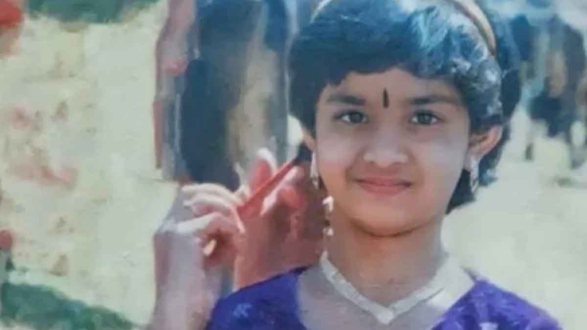 Actress : క్యూట్ స్మైల్ తో ఆకట్టుకుంటున్న ఈ చిన్నారిని గుర్తు పట్టారా.. నేషనల్ అవార్డ్ కూడా అందుకుంది..! Actress keerthy suresh childhood pic viral