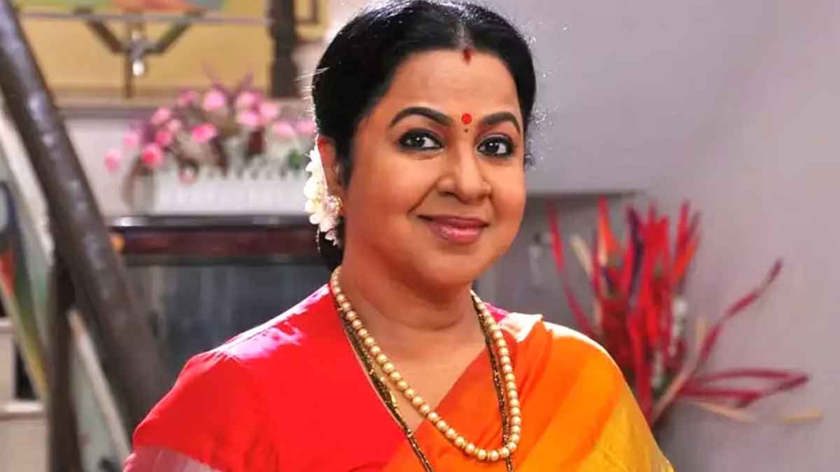 Radhika Sarathkumar : చిరంజీవితో నాకు ఎప్పుడూ గొడవే.. రాధిక సంచలన కామెంట్స్.. Radhika Sarathkumar interesting comments on chiranjeevi