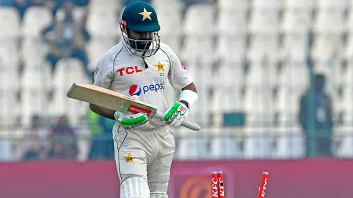 Babar Azam : పాక్ క్రికెటర్ బాబర్ ఆజంను దారుణంగా అవమానించిన ఫ్యాన్స్.. వైరల్ వీడియో.. Babar Azam insulted by Pakistan cricket fans viral video