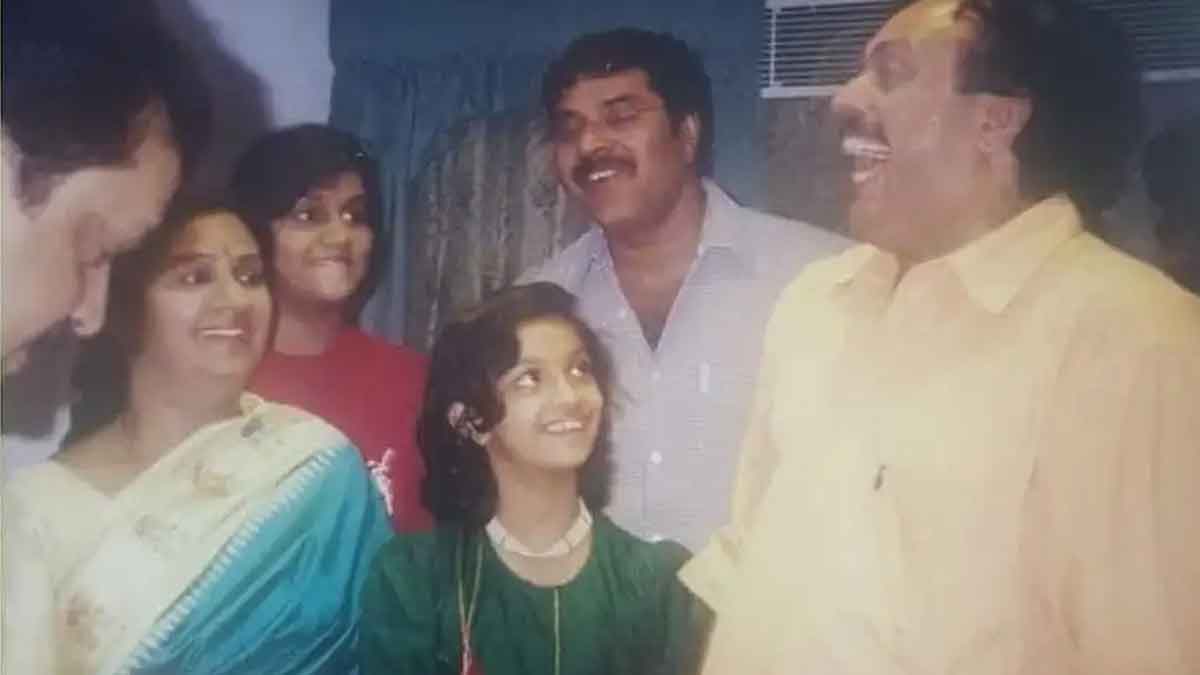 Viral Photo : ఈ ఫొటోలో ఉన్న చిన్నారి ఇప్పుడు స్టార్ హీరోయిన్.. ఎవరో గుర్తు పట్టారా..? Viral Photo keerthy suresh have you identified