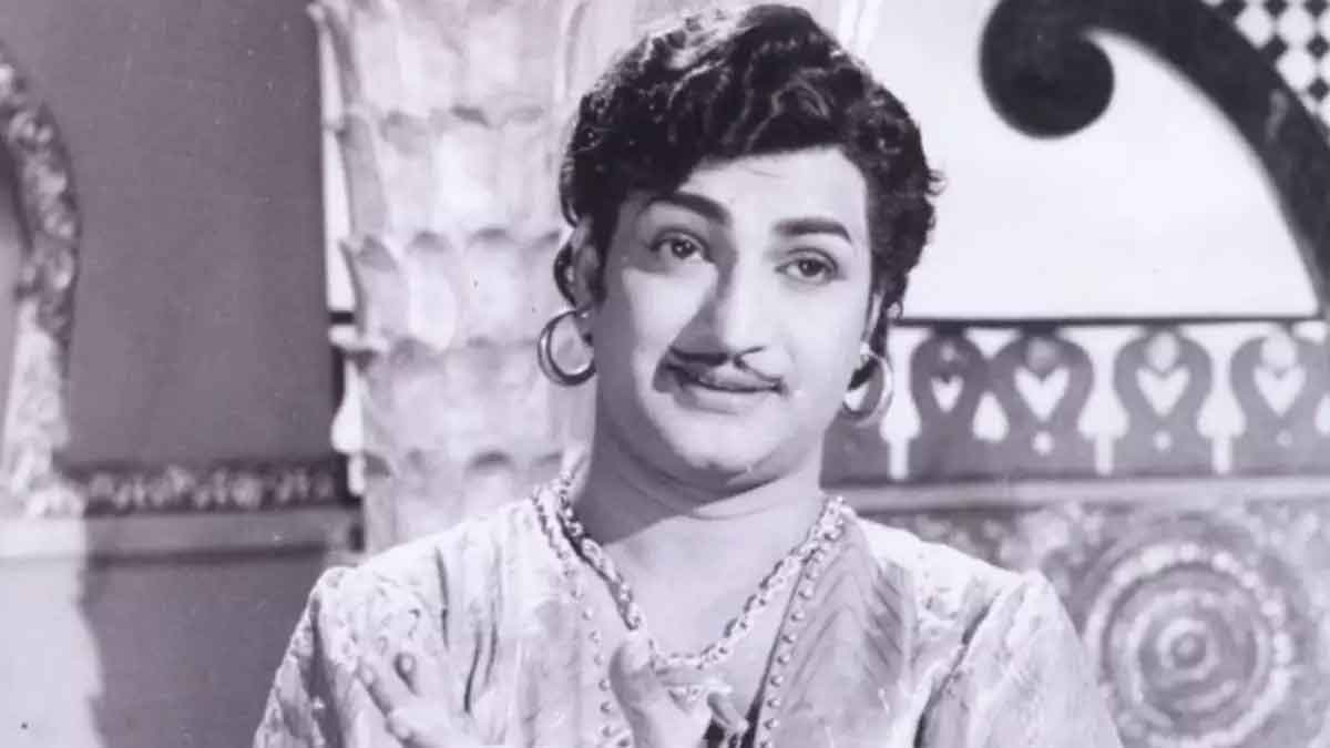 Sr NTR : ఎన్టీఆర్ జాతకం చూసి మహర్జాతకుడు అవుతావు అని చెప్పిన నటుడు ఎవరో తెలుసా? relangi once said Sr NTR will become great actor one day