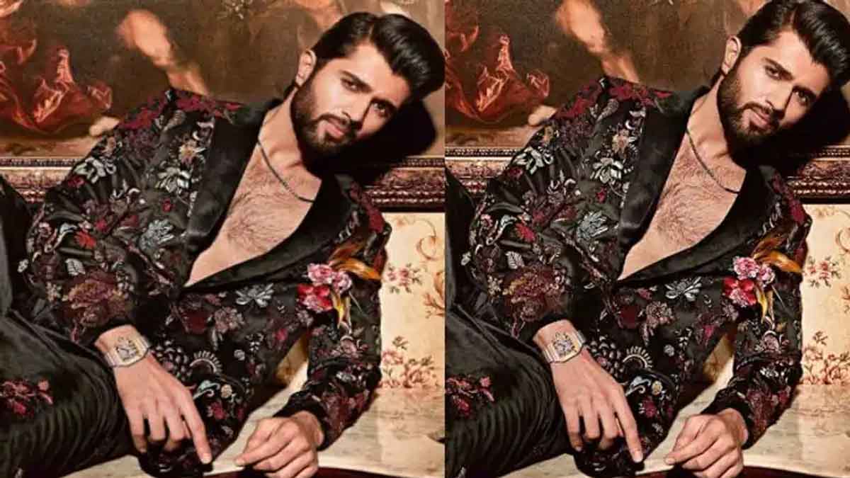 Vijay Devarakonda Watch : విజయ్ దేవరకొండ ధరించిన ఈ వాచ్ ధరెంతో తెలిస్తే నోరెళ్లబెడతారు..! Vijay Devarakonda Watch price you will be surprised to know