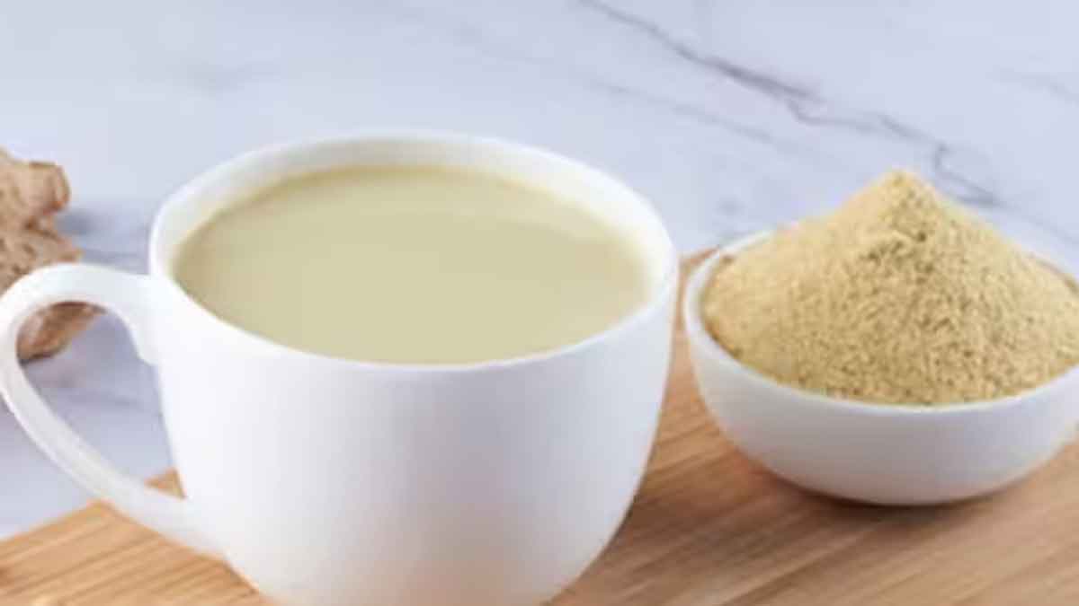 Dry Ginger With Milk : రాత్రి నిద్రించే ముందు దీన్ని పాలలో కలిపి తాగండి.. ఏం జరుగుతుందో తెలుసా..? Dry Ginger With Milk take daily for many benefits