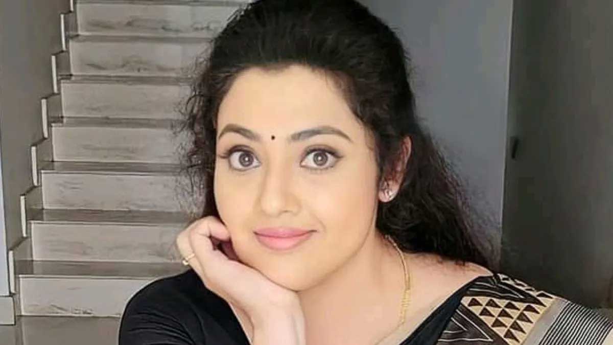 Meena : మళ్లీ తెరపైకి మీనా రెండో పెళ్లి..? ఆ హీరోను పెళ్లి చేసుకోనుందా..? Meena second marriage news viral again