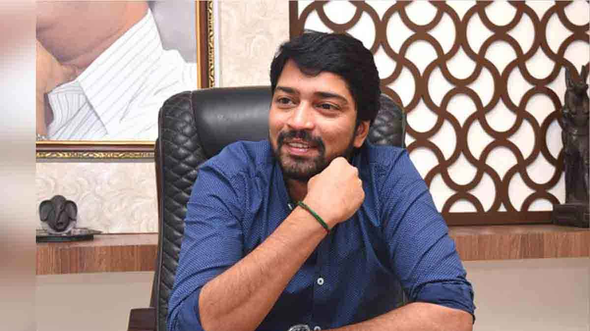 Allari Naresh : అల్లరోడు 4 రోజుల్లో 500 సిగరెట్స్ తాగాడా.. దెబ్బకు ఆరోగ్యం మటాష్..! Allari Naresh ugram movie chit chat