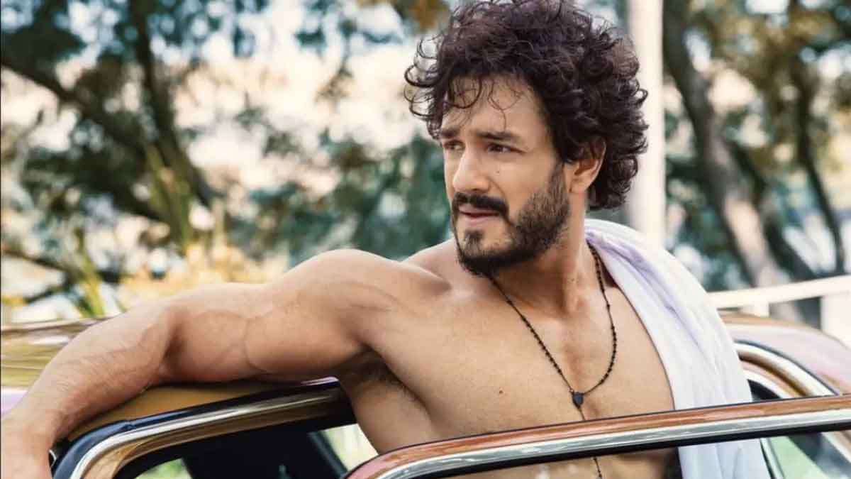 Akhil Akkineni : ఏజెంట్ ఫ్లాప్తో కుంగిపోయిన అఖిల్.. ఒక్కడే ఆ పని చేస్తున్నాడా..? Akhil Akkineni decision after agent movie flop