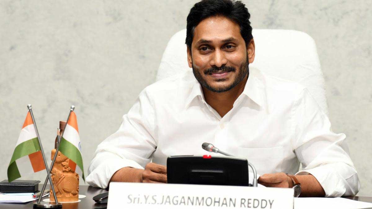 CM YS Jagan : వైసీపీ అధినేత జగన్ కుండి మార్పిడి చేయబోతున్నారా.. ప్రయోగం సఫలమవుతుందా..? CM YS Jagan important decision on next one