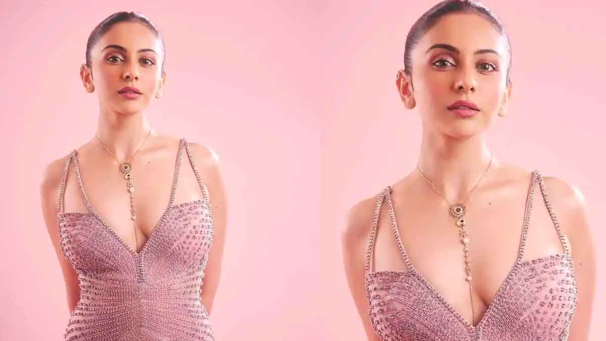 Rakul Preet Singh : గులాబి రంగు డ్రెస్లో రకుల్ ప్రీత్ సింగ్ అందాల అరాచకం.. కాక రేపుతుందిగా..! Rakul Preet Singh latest pink color dress photos viral
