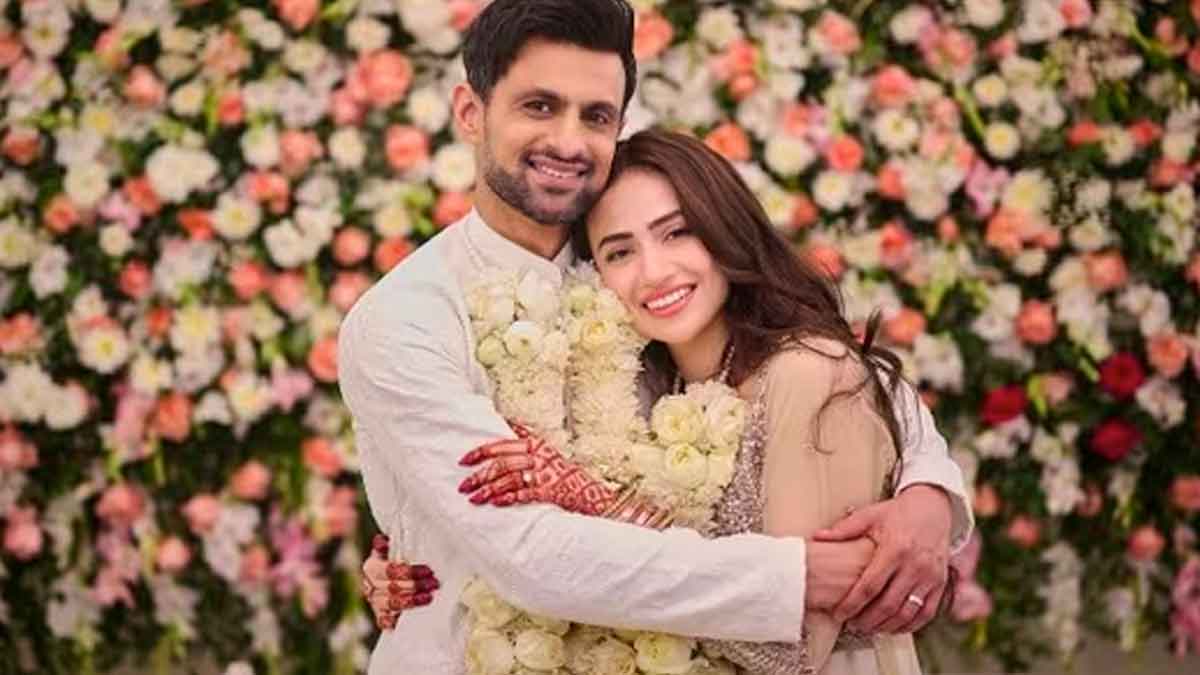 Shoaib Malik : స్నేహితుడి భార్యనే పెళ్లి చేసుకున్న షోయబ్ మాలిక్.. షాకింగ్ నిజాలు బయటకు.. Shoaib Malik married to his friend wife sensational facts