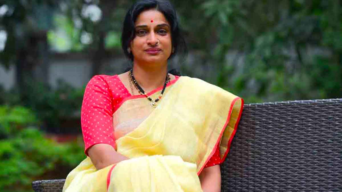 Madhavi Latha Kompella : ఓటమి ఎరుగని అసద్పై మాధవీ లత పోటీ.. ఈమె ఎవరు, బ్యాక్ గ్రౌండ్ ఏంటి? Madhavi Latha Kompella who she is and what are her details
