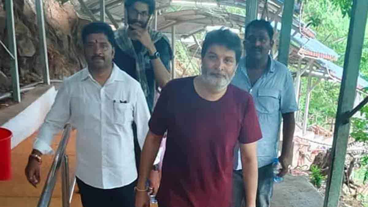 Trivikram Srinivas : పవన్కు నిజంగా స్నేహితుడు అంటే త్రివిక్రమే.. ఏం చేశారో తెలుసా..? Trivikram Srinivas do you know what he had done for pawan kalyan winning