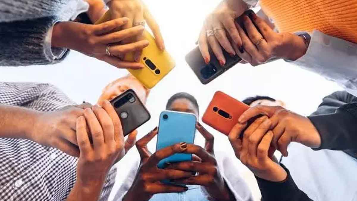 Mobile Recharge Prices : మొబైల్ వినియోగదారులకు గుడ్ న్యూస్.. భారీగా తగ్గనున్న రీచార్జి ధరలు..? Mobile Recharge Prices reportedly getting to be reduced