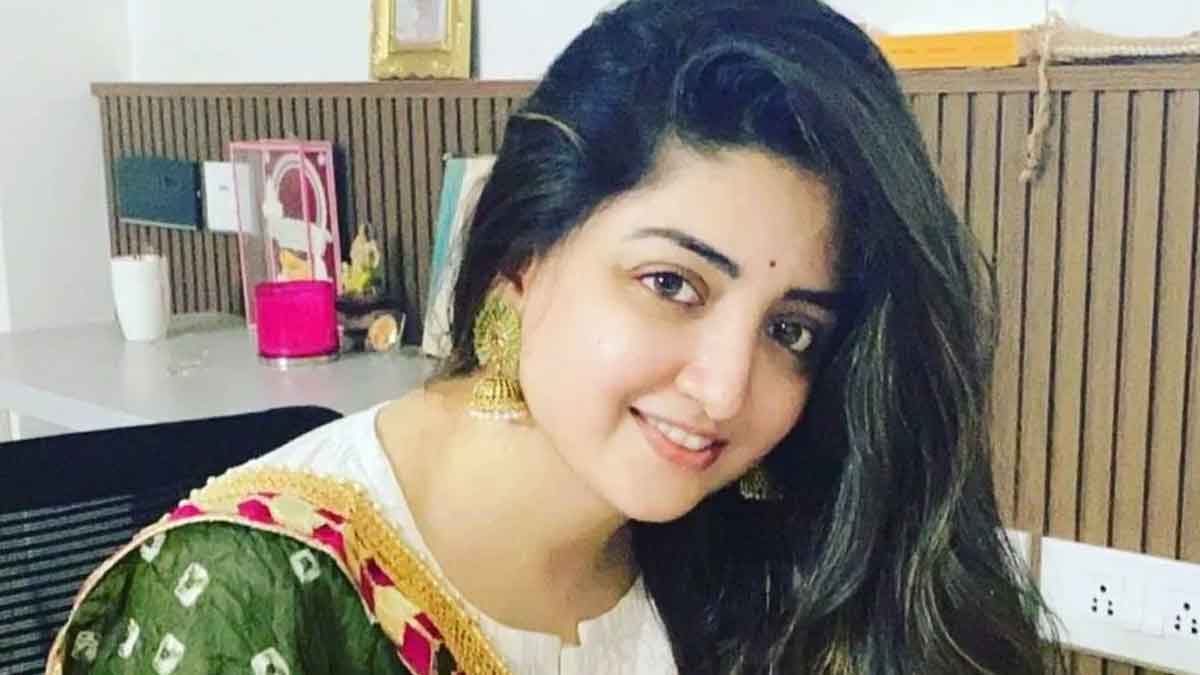 Poonam Kaur : మళ్లీ ఇచ్చి పడేసిన పూనమ్ కౌర్.. నిజం చెబితే చంపేస్తారంటూ కామెంట్.. Poonam Kaur again in news now what she commented