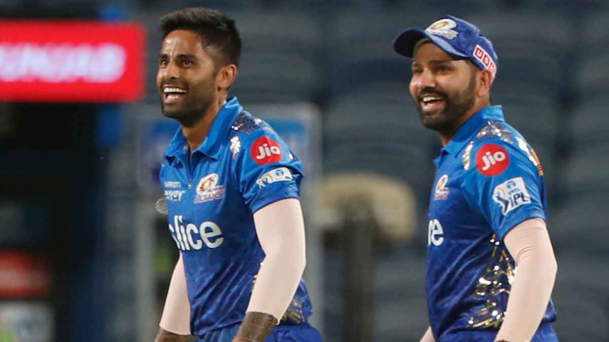 Rohit Sharma And Surya Kumar Yadav : ముంబై ఇండియన్స్కు రోహిత్ శర్మ, సూర్య కుమార్ యాదవ్ గుడ్ బై..? వచ్చే ఐపీఎల్లో కొత్త జట్లతో..? Rohit Sharma And Surya Kumar Yadav might say good bye to mumbai indians team