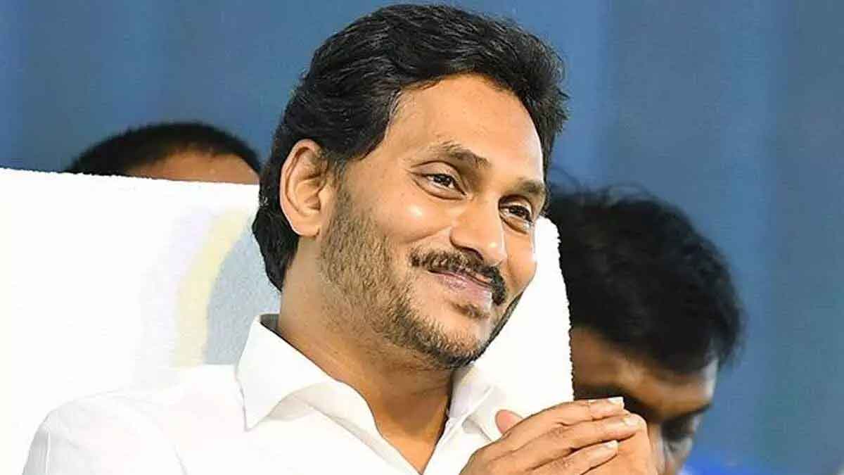 YS Jagan : జగన్ నిర్ణయం మంచిదేనా.. వైసీపీ శ్రేణుల మాటేమిటి..? YS Jagan took that decision is it ok for ysrcp or not