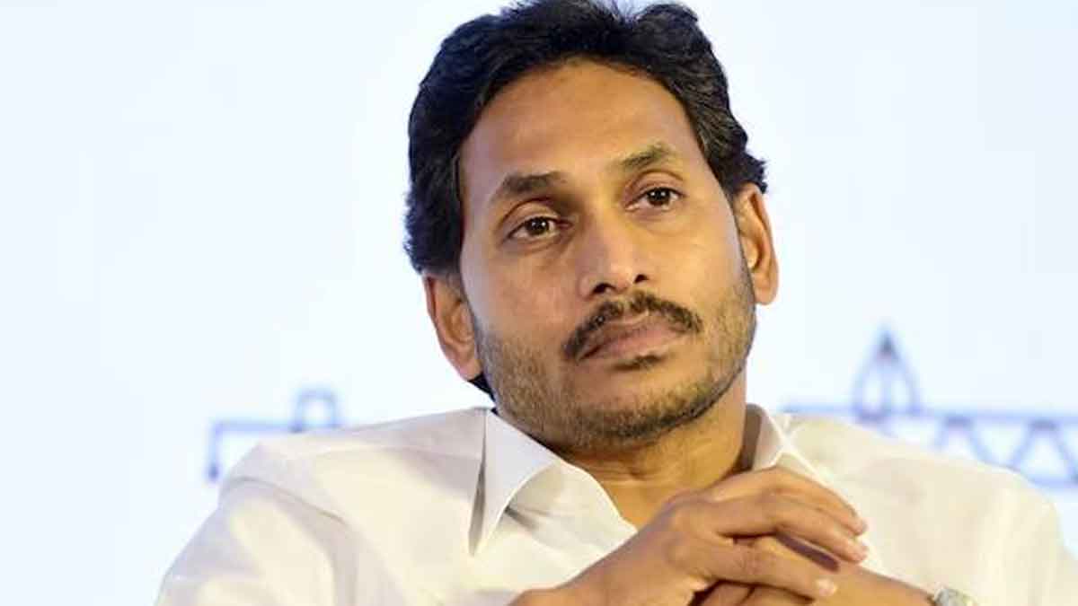 YS Jagan : వైసీపీలో అసలు ఏం జరుగుతుంది..? సంచలన నిర్ణయాలు తీసుకుంటున్న జగన్..? YS Jagan reportedly taking important decisions for ysrcp